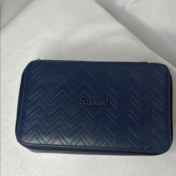 Missoni Delta Travel Kit with Accessories - Picture 2 of 2